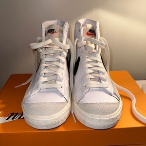 White Nike blazers mid 77 size 8